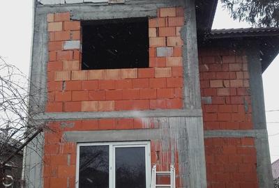 Casă cu 4 camere cu Teren 314 Mp în Bariera Vâlcii