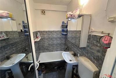 Garsonieră decomandată, mobilată în Sud - 7