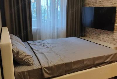 Garsonieră decomandată în Apărătorii Patriei