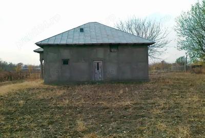 Casa de canzare in comuna Greci, muntii Macinului - 2