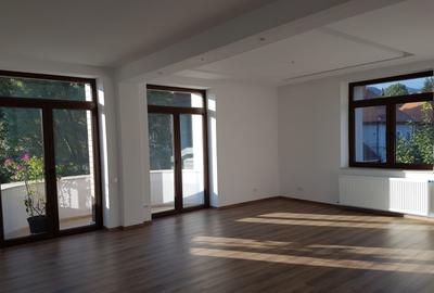 SC VIMAK IMOBILIARE inchiriaza casa zona centrala Brașov - 2