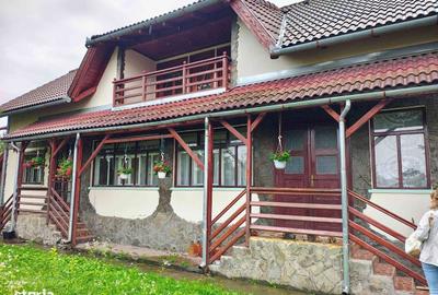 Casă individuală cu 7 camere cu Teren 400 Mp în Central - 1
