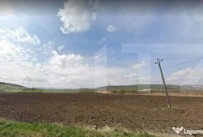 Teren de 5800 mp, în Central - 1