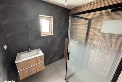 Casă cu 3 camere cu Teren 400 Mp în Tomești