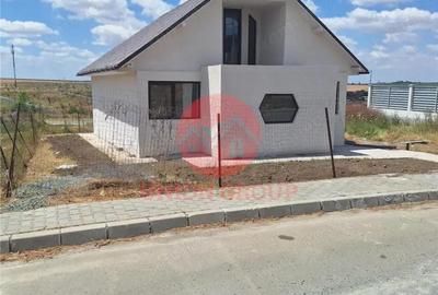 Casă cu 4 camere cu Teren 237 Mp în Valu lui Traian - 2