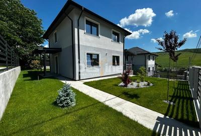 Casă cu 4 camere cu Teren 400 Mp în Rediu