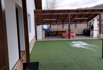 Casă cu 4 camere în Central - 1