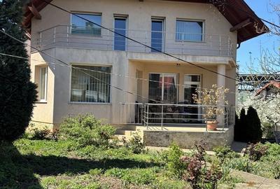 Casă cu 4 camere cu Teren 400 Mp în Gruia - 1