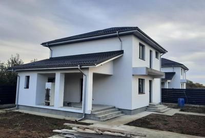 Casă individuală cu 4 camere în Joița