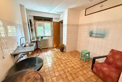 Apartament cu 3 camere decomandat în Dorobanți
