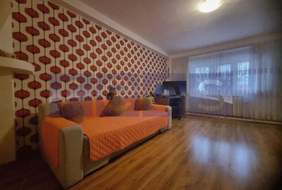 Apartament cu 3 camere decomandat, mobilat în Nerva Traian