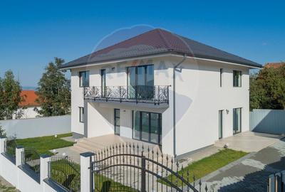 Casă cu 5 camere cu Teren 400 Mp în Bunloc - 1