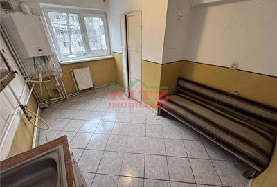 Apartament cu 3 camere semidecomandat în Central - 8