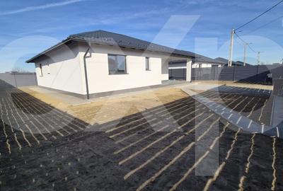 Casă individuală cu 4 camere cu Canalizare în Bradu - 3