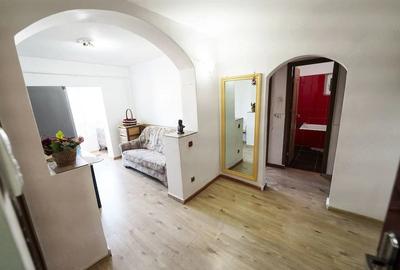 Apartament cu 2 camere decomandat în Rovine