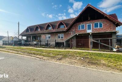 Casă cu Teren 676 Mp în Central - 12