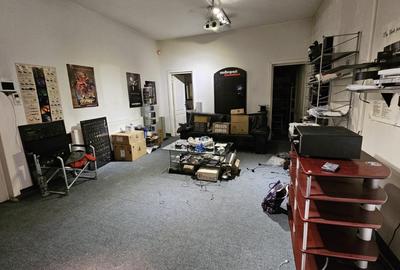 Casă individuală cu 6 camere cu Canalizare în Capitale - 10