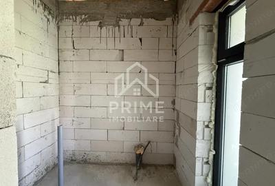 Casă cu Teren 433 Mp în Teiu - 1