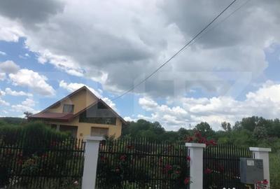 Casă cu 5 camere cu Teren 1732 Mp în Găești - 3