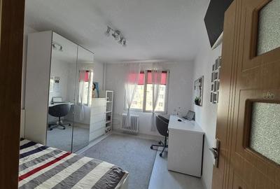 Apartament cu 3 camere decomandat în Titan - 5