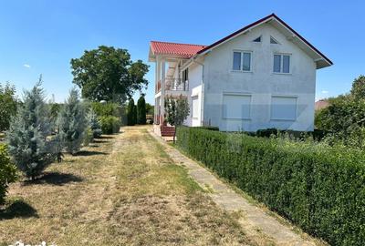 Casă cu 7 camere cu Teren 17000 Mp în Oboga - 1