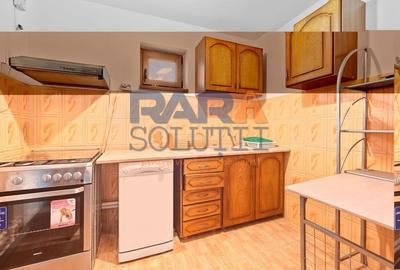 Vilă cu 6 dormitoare, 2 garaje, anexe multiple - 2076 mp teren - 7