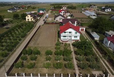 Casă cu 3 camere în Central - 8