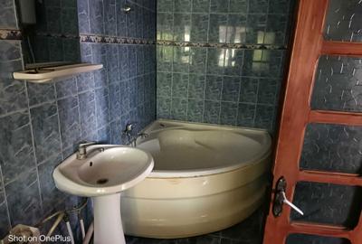 Casă cu 4 camere în Hălăucești - 7