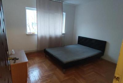 Apartament cu 3 camere decomandat în Crâng - 4
