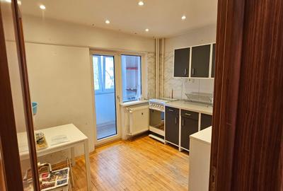Apartament cu 2 camere decomandat în Obor