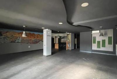 Spațiu comercial, de 142 mp, în Central - 9