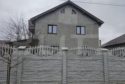 Casa P+E+M de 138 mp, teren 480 mp, Albesti - 2