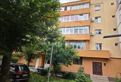 Apartament cu 3 camere in centru orasului Salonta