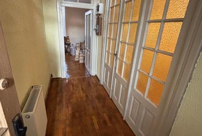 Vanzare apartament cinci camere vila D+P+2 Medicina Cotroceni - 13