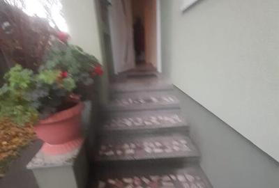 Casă cu 3 camere cu Teren 300 Mp în Central