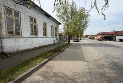Casă cu 4 camere decomandat în Central - 2