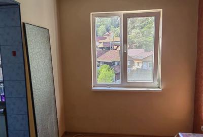 Apartament cu 3 camere în Petrila - 3