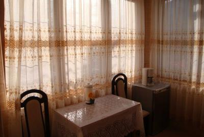Apartament cu 3 camere decomandat în Central - 2
