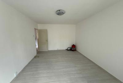 Apartament cu 2 camere decomandat în Sărari - 8