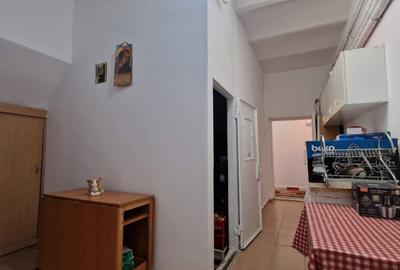 Apartament cu 4 camere - in vila -  decomandat -  Calea Călărașilor - Pta Stefan - 12