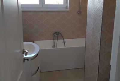 Apartament cu 3 camere decomandat în Lazaret - 8