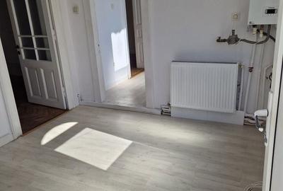 Casă cu 4 camere cu Teren 30 Mp în Central - 4