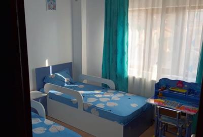 Apartament cu 3 camere semidecomandat în Central - 1