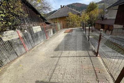 Casă cu 7 camere cu Teren 921 Mp în Central - 3