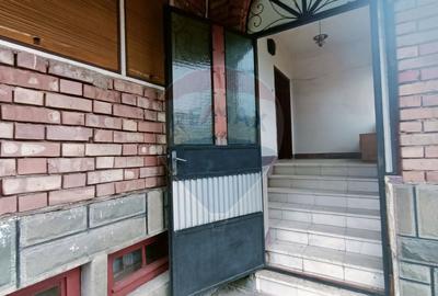 Casa solida cu dublu front stradal de vanzare-cartierul Ferneziu - 3
