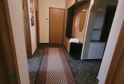 Inel II - Dezrobirii - 3 camere decomandate - 2 bai - centrala gaze- 500 euro - 32
