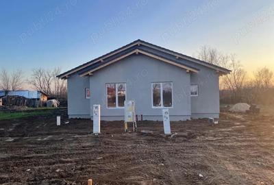 Casă cu Teren 415 Mp în Albina - 5