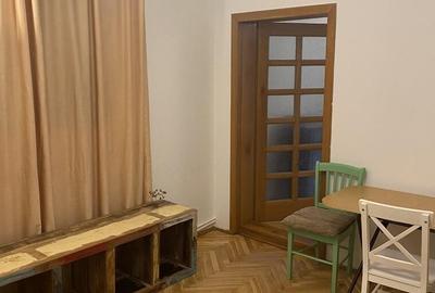 Apartament cu 2 camere semidecomandat, mobilat în P-ța Sfinții Voievozi - 1