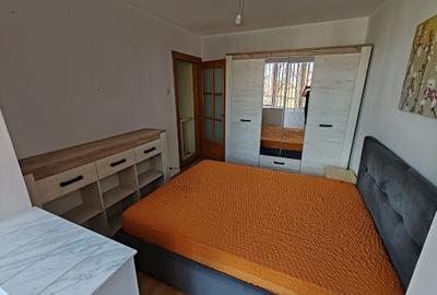 Apartament cu 3 camere semidecomandat, mobilat în Circumvalațiunii - 16