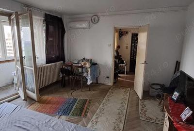 Apartament cu 3 camere semidecomandat în Central - 1